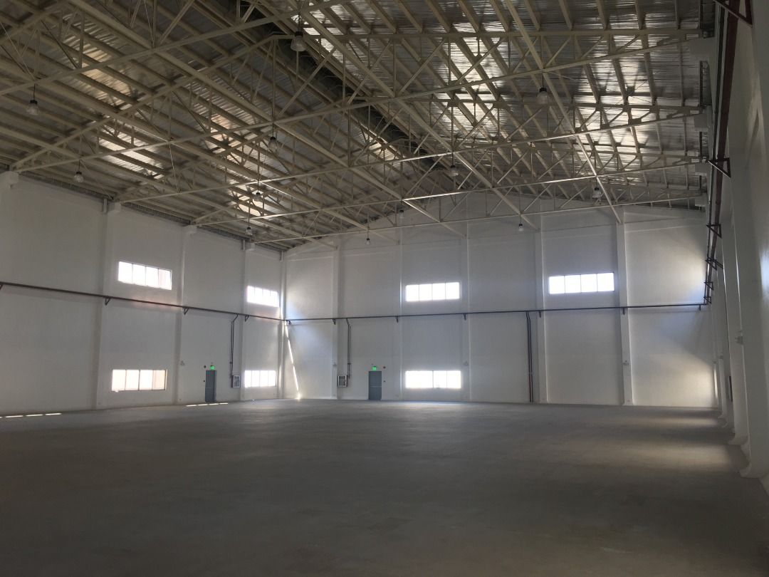 Warehouse for rent in Calamba Batino (Category: Commercial) located in Paranaque City. Submitted by dominiclorico (Listing ID 1334814242, Image 2). Description: Warehouse for rent in Calamba Batino Industrial compound located along National Road Warehouse area: 2115 sqm High ceiling, with Mezzanine office, industrial compound, with office and own toilet Easy access to SLEX Rate: Php 315/sqm plus VAT (Php 746, 172/month) Terms: 3 months advance, 3