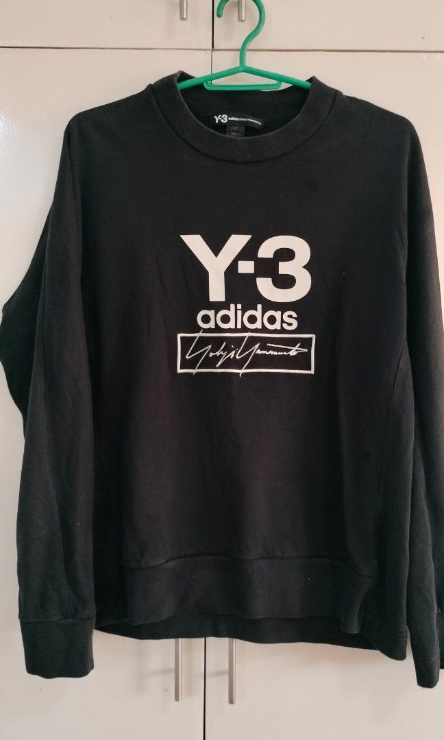 Y-3 Adidas /YOHJI YAMAMOTO (Category: Coats, Jackets and Outerwear) located in Mexico. Submitted by junerlapuz13835 (Listing ID 1391602183, Image 1). Description: sweatshirt.