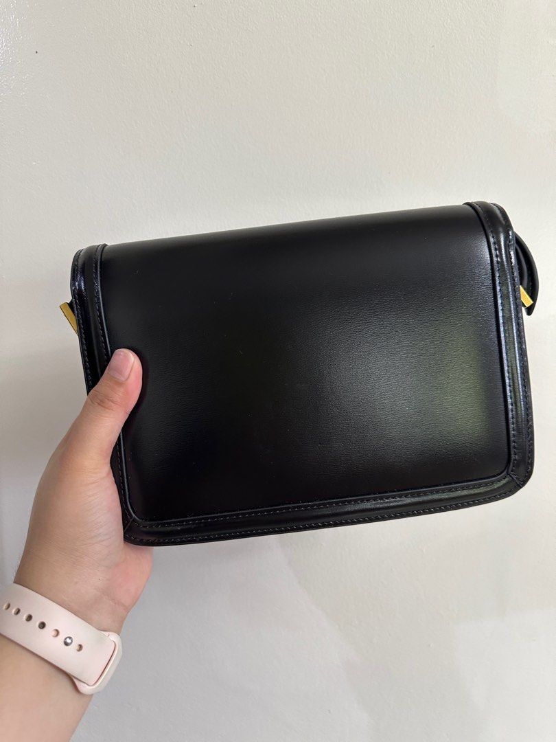 YSL Solferino Bag (Category: Luxury Bags & Wallets) located in Bulacan. Submitted by herzl (Listing ID 1391635334, Image 3). Description: ✨ CLASSY & CHIC ✨ YSL Solferino Bag in Black — Excellent quality and super classy — looks and feels premium 💯 Elegant, versatile, and perfect for any occasion. 🖤 Smooth finish, structured shape, and timeless style. DM for more details 💌 Price is negotiable, but pass to low ballers. Thank you!.