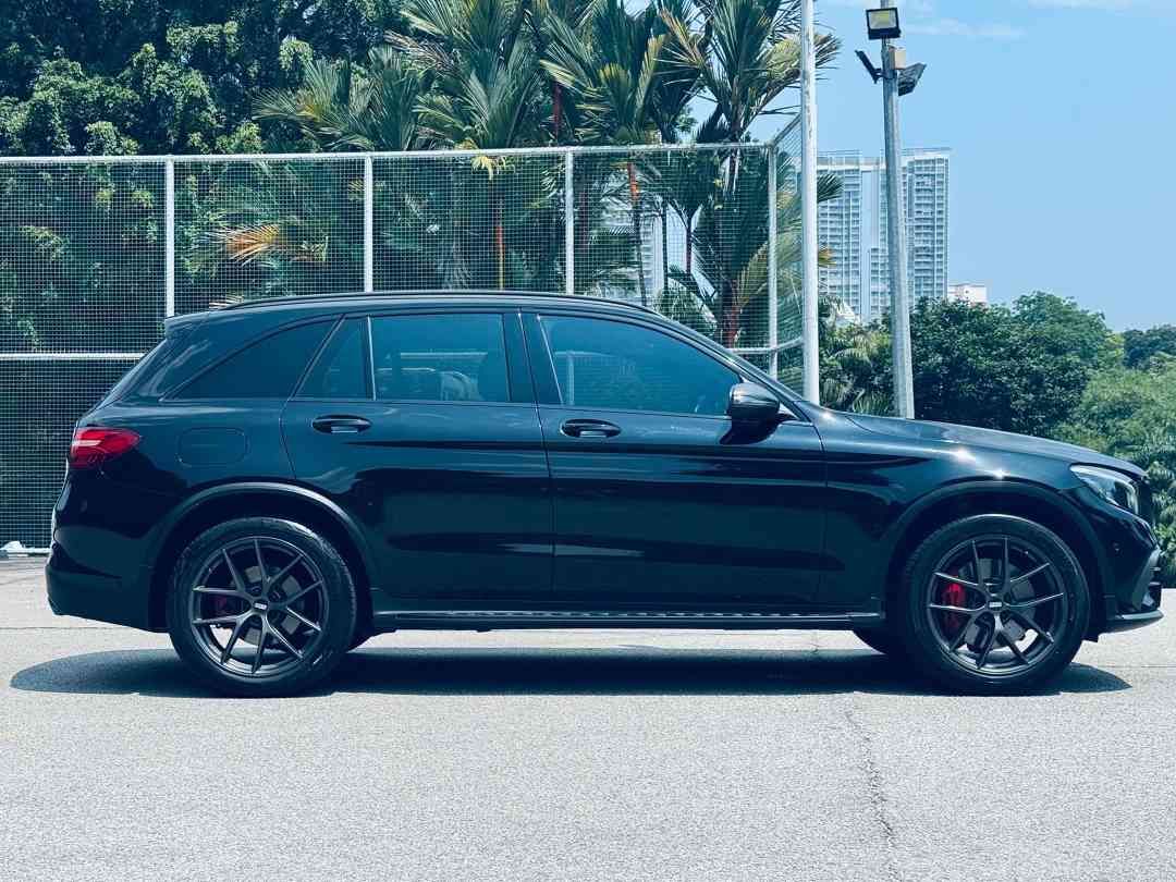 Mercedes-Benz AMG GLC-Class GLC43 AMG 4MATIC (A) (Category: Used Cars) located in Singapore. Submitted by signaturemotors (Listing ID 1454071261, Image 3). Description: Showroom: 237 ALEXANDRA ROAD 237 Alexandra Road #02-04 Singapore 159929 AMG Instrument Cluster With 2 Tubular Dial Instruments Multifunction Display. 3-Spoke Multifunction Sports Steering Wheel In Black Nappa Leather, With Flattened Bottom Section. Dual Electric Memory Seats. Keyl