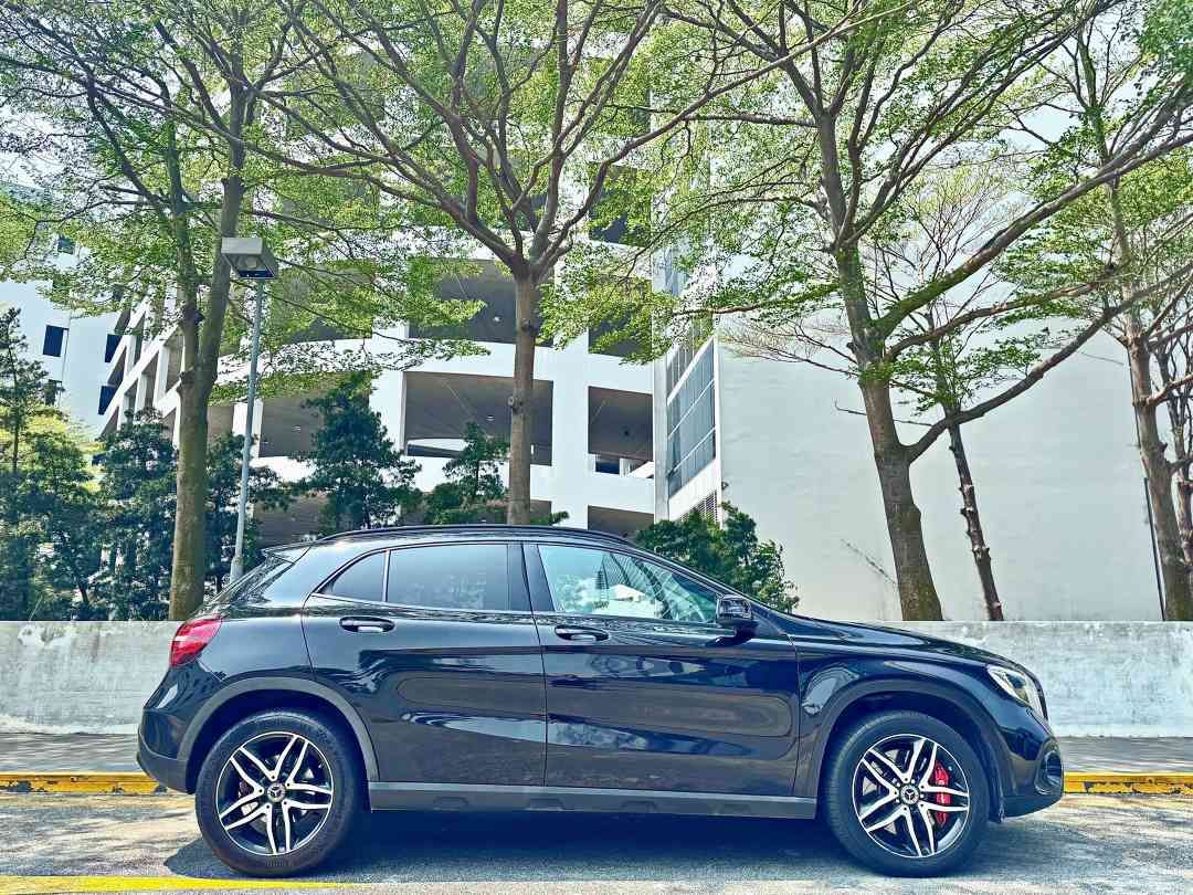 Mercedes-Benz GLA-Class 2014 GLA180 Urban Edition [2019] (A) (Category: Used Cars) located in Singapore. Submitted by jiehengmotoring (Listing ID 1459370133, Image 3). Description: Latest Addition! Facelifted Single Owner GLA180 AMG Line Urban Black Edition Unit! Buy From A 5/5 Star FB And Google Reviews Dealer Today! Immediate Car Ownership Transfer On Collection Day Regardless Of Loan Or Cash Deal! Check On Our Company's Reviews! New Road Tax T