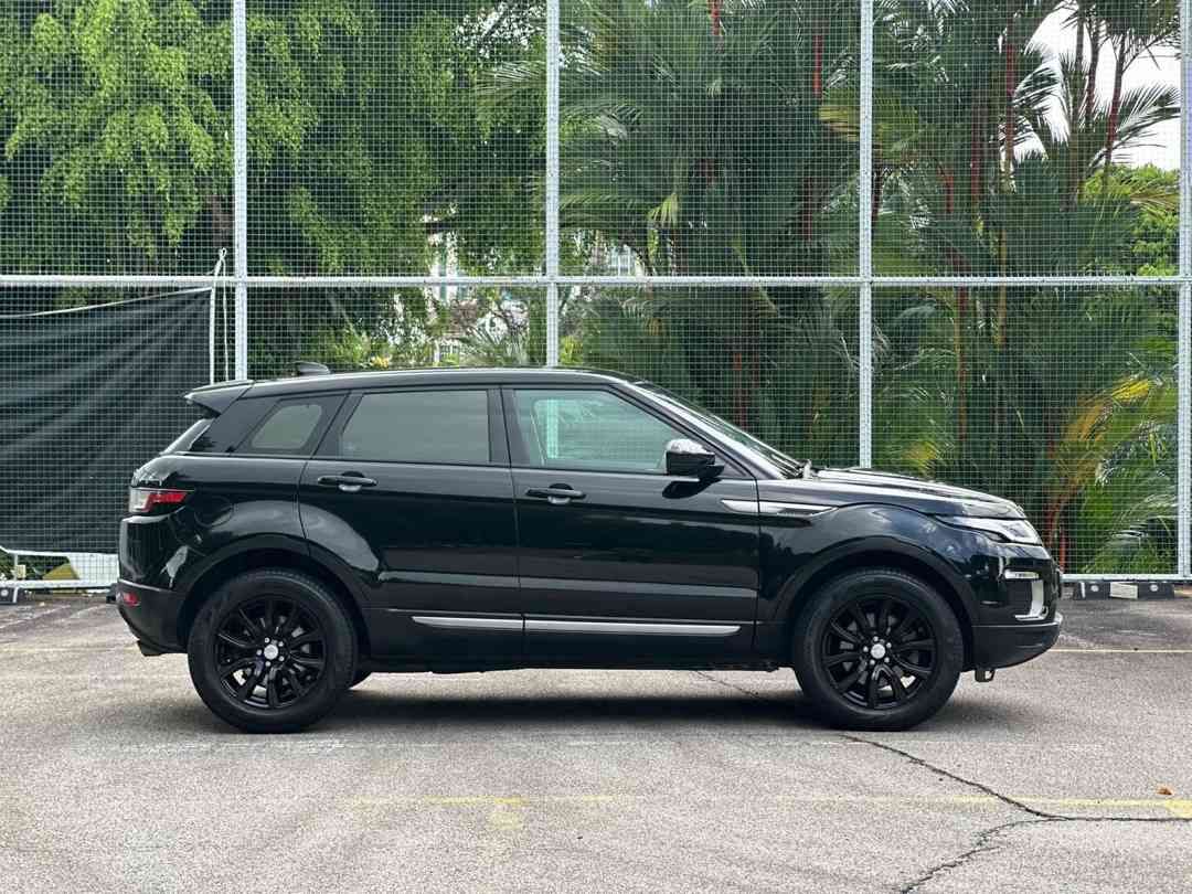 Land Rover Range Rover Evoque Diesel 2.0 TD4 SE (A) (Category: Used Cars) located in Singapore. Submitted by signaturemotors (Listing ID 1427346248, Image 3). Description: Showroom: 237 ALEXANDRA ROAD 237 Alexandra Road #02-04 Singapore 159929 Guaranteed buyback at $36k at the end of 2027! Extremely well-maintained, low mileage. Perfect for COE renewal too. Stylish SUV. Powerful yet efficient drive, luxurious interior with premium sound system. S