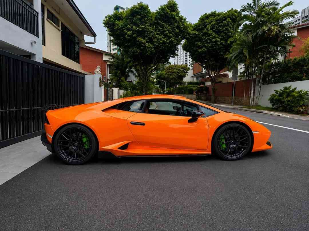 LAMBORGHINI HURACAN LP610-4 (Category: Used Cars) located in Singapore. Submitted by sgcarchoicewc (Listing ID 1455939695, Image 3). Description: Sales Contact: Casper Lim tel:90687290 .