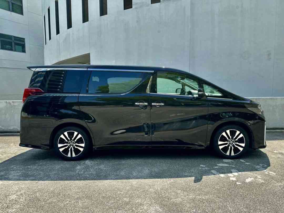 TOYOTA ALPHARD 7-SEATER 2.5 SC CVT (Category: Used Cars) located in Singapore. Submitted by sgcarchoicewc (Listing ID 1459124657, Image 3). Description: Sales Contact: Casper Lim tel:90687290 .