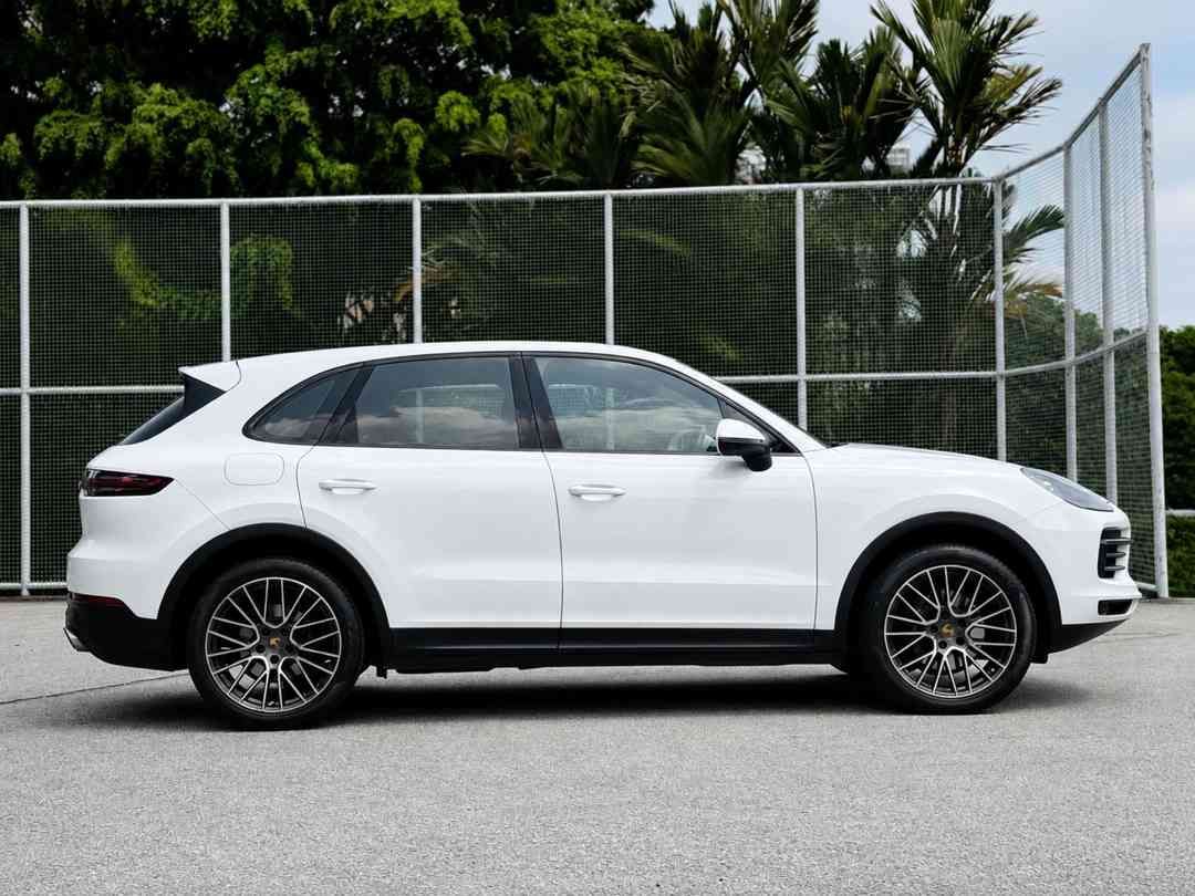 Porsche Cayenne 3.0 (A) (Category: Used Cars) located in Singapore. Submitted by signaturemotors (Listing ID 1455559362, Image 3). Description: Showroom: 237 ALEXANDRA ROAD 237 Alexandra Road #02-04 Singapore 159929 Agent Unit! Beautiful White Body With Truffle Brown Interior Combination! Low Depreciation! Ideal For Short Term Period Purchase During This COE Surge. Great For COE-Renewal As Well! One Of The Largest SUV With Comfortable Legroom Spa