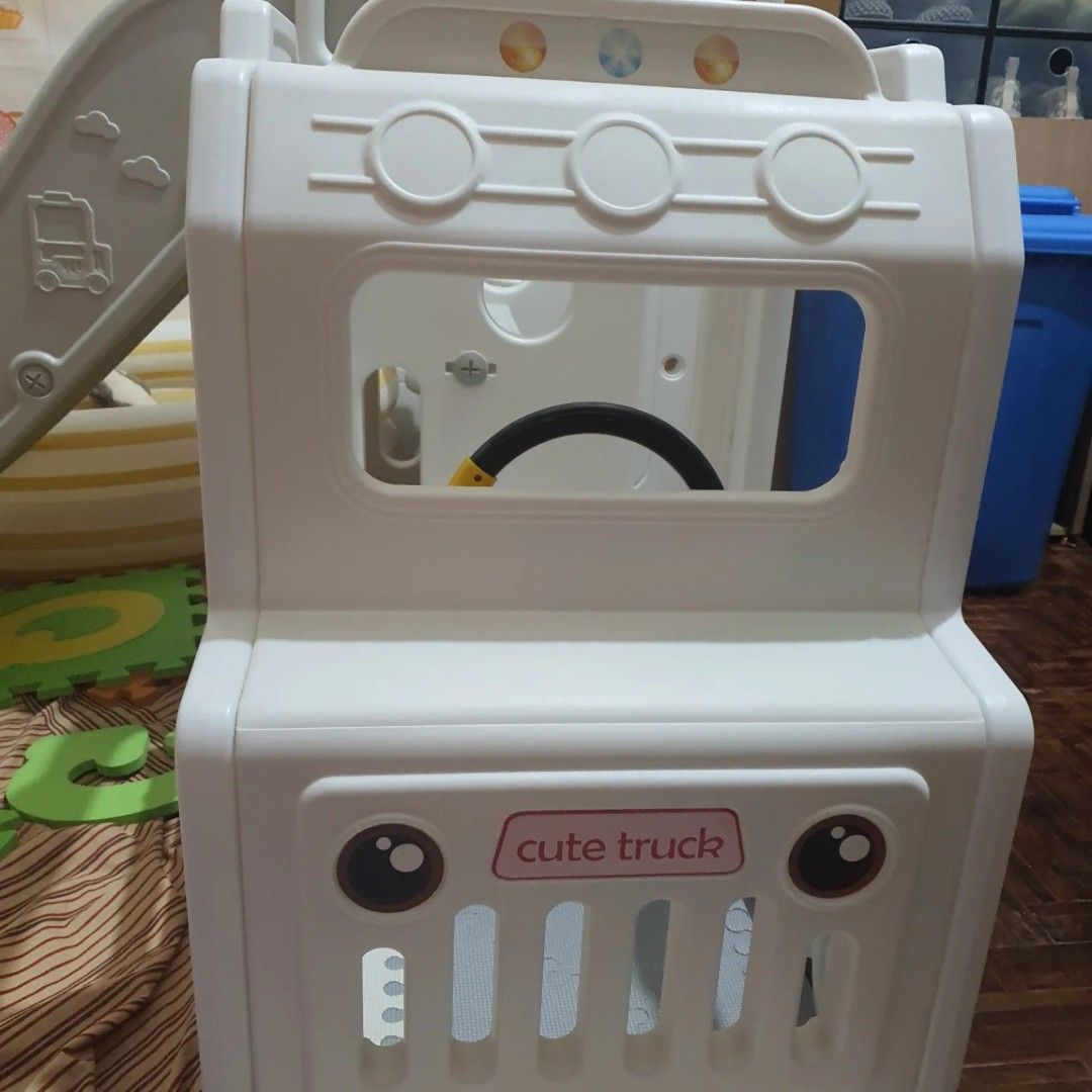 3 in 1 slides swing (Category: Infant Playtime) located in Quezon City. Submitted by lykpossession (Listing ID 1412905077, Image 2). Description: slight negotiable missing lock and some part pero hndi marami. 2 to 3 pcs Metromanila only lalamove 4×4.