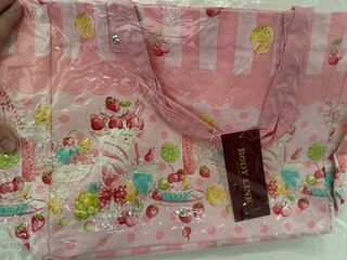 （分類：）位於 。 由 szesze183 提交（商品編號 1412919475，圖片 1）。簡介： 。
