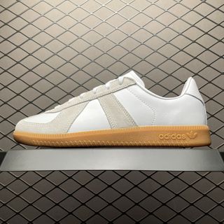 (Category: ) located in . Submitted by lovely_shoes (Listing ID 1412887737, Image 1). Description: .