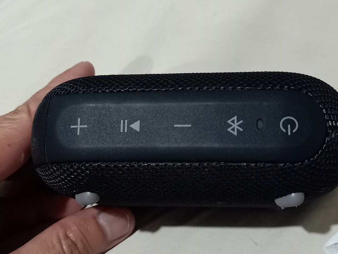 ANKER SOUNDCORE SELECT4 BLUETOOTH SPEAKER (Category: Soundbars, Speakers & Amplifiers) located in Calamba. Submitted by thekidwholovesvintage (Listing ID 1376181431, Image 3). Description: ANKER SOUNDCORE SELECT4 BLUETOOTH SPEAKER GOOD CONDITION FIXED PRICE: P1,000. FREE SHIPPING.