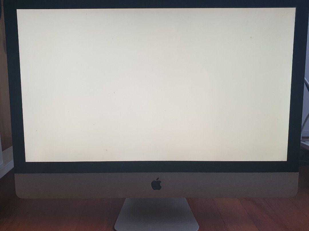 Apple iMac A1311 21.5-inch Desktop Computer65605963250561113