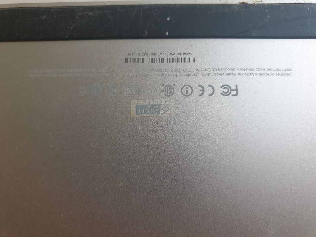 Apple iMac A1311 21.5-inch Desktop Computer65605963250561112