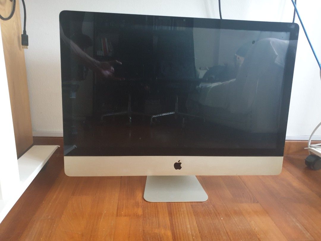 Apple iMac A1311 21.5-inch Desktop Computer65605963250561110