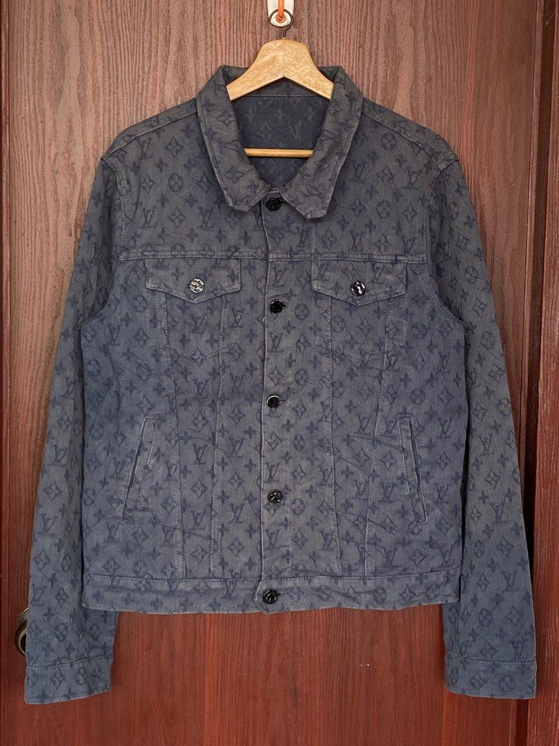 SALE!!! AUTHENTIC Louis Vuitton Monogram Jacket (Category: Luxury Apparel) located in Bacolod City. Submitted by PSGTHRIFTIES (Listing ID 1412894177, Image 1). Description: Good to very good condition (Minimal fades/signs of usage only as seen on pic) Size M Dimensions:20.5x25 DM📩 .
