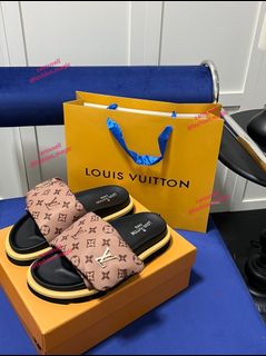 (Category: ) located in . Submitted by fashion.luxe (Listing ID 1413008228, Image 1). Description: .