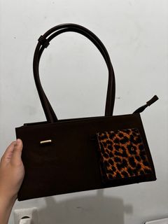 (Kategori: ) berada di . Dikirim oleh fashaa13 (ID iklan 1412995184, Gambar 1). Deskripsi: .