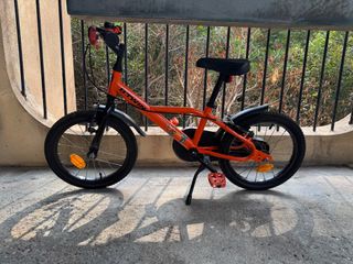 （分類：）位於 。 由 vespavoom 提交（商品編號 1412879882，圖片 1）。簡介： 。