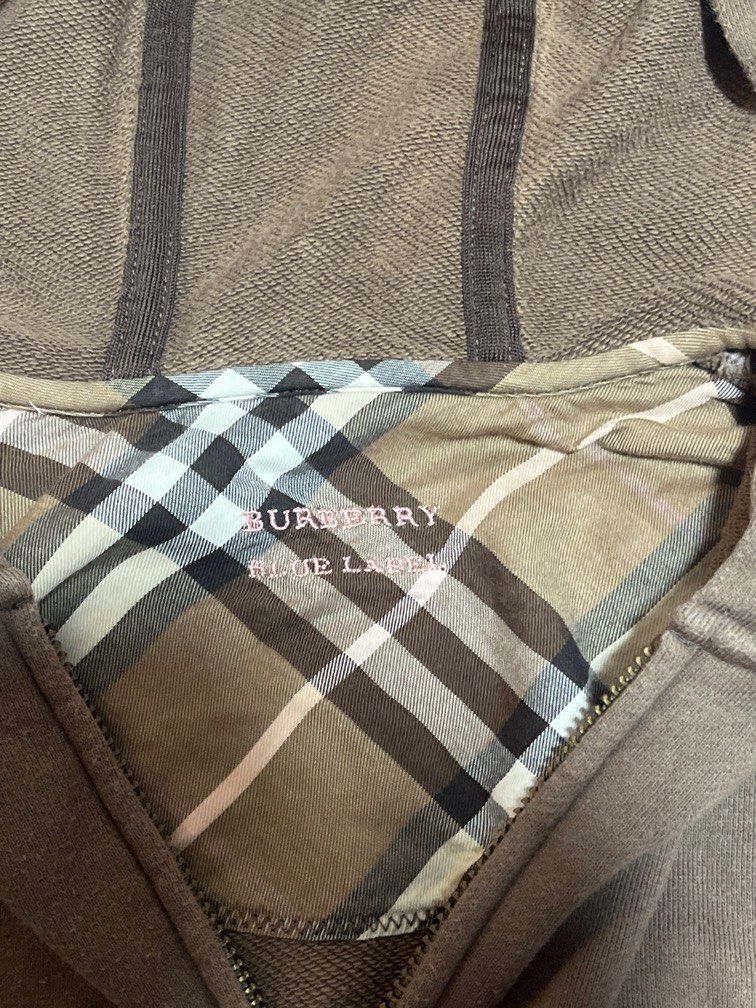 burberry y2k jacket (Category: Coats, Jackets and Outerwear) located in Singapore. Submitted by idk_irdk (Listing ID 1412997707, Image 2). Description: - so y2k - thrifted it for 100 😭 - but i nvr wore it .