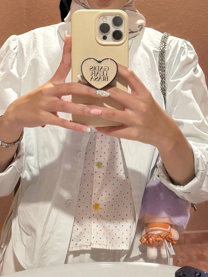 Casing with popsocket (Category: Cases & Covers) located in Telok Panglima Garang. Submitted by xx7499839s (Listing ID 1412954581, Image 2). Description: .