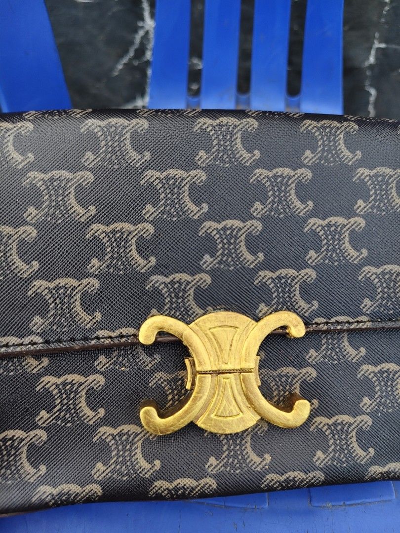 CELINE SLING BAG (Category: Luxury Bags & Wallets) located in Tacloban City. Submitted by solothriftfinds (Listing ID 1412858776, Image 2). Description: CELINE SLING BAG GOOD CONDITION MINIMAL ISSUE.