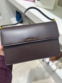(Category: ) located in . Submitted by dolce_wardrobe (Listing ID 1412988010, Image 1). Description: .