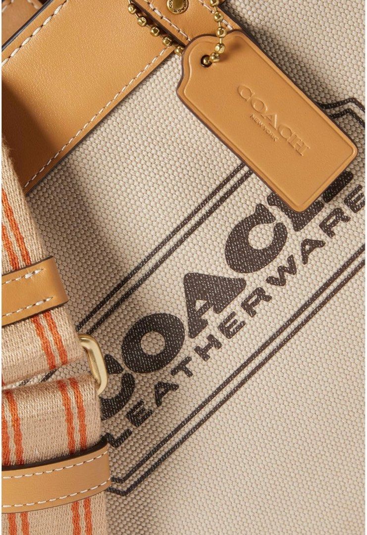 Coach Field 22 Tote in Canvas Natural (Category: Luxury Bags & Wallets) located in Manila. Submitted by kcloset12 (Listing ID 1413007764, Image 3). Description: Like new Rfs: change of mind.