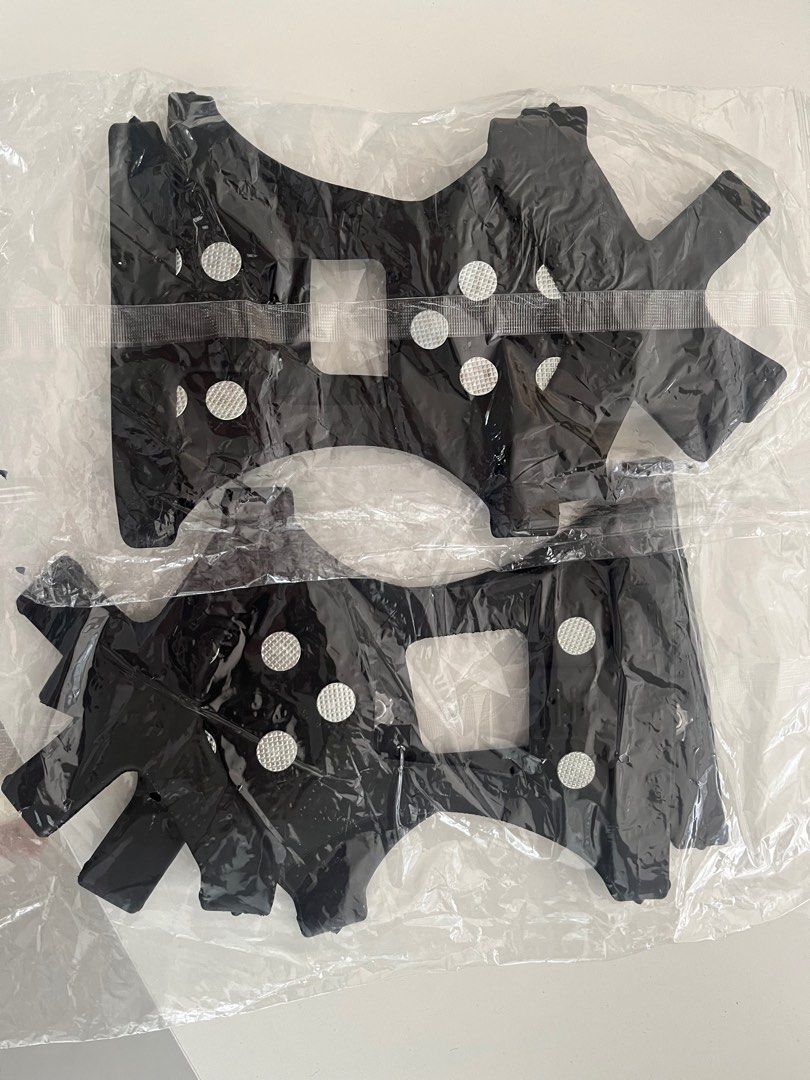 Crampons (Category: Everything Else) located in Singapore. Submitted by winston44 (Listing ID 1412898708, Image 1). Description: 2 pairs.