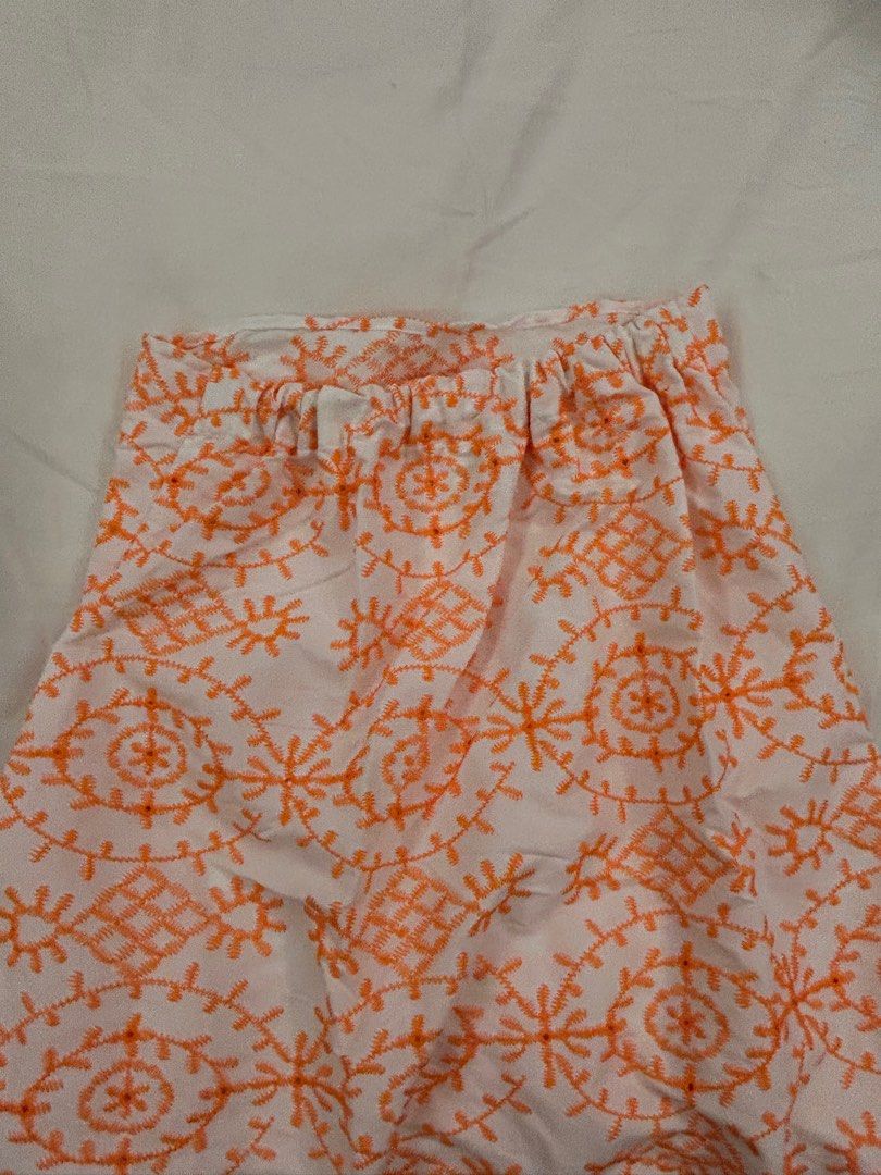 Guppy Embroidered Maxi Dress (Category: Dresses) located in Davao. Submitted by prelovedby_ynaaa (Listing ID 1413002395, Image 2). Description: - White maxi tube dress - Orange embroidery - Made in the Philippines - Unique embroidered pattern - Comfortable and stylish - Used once .