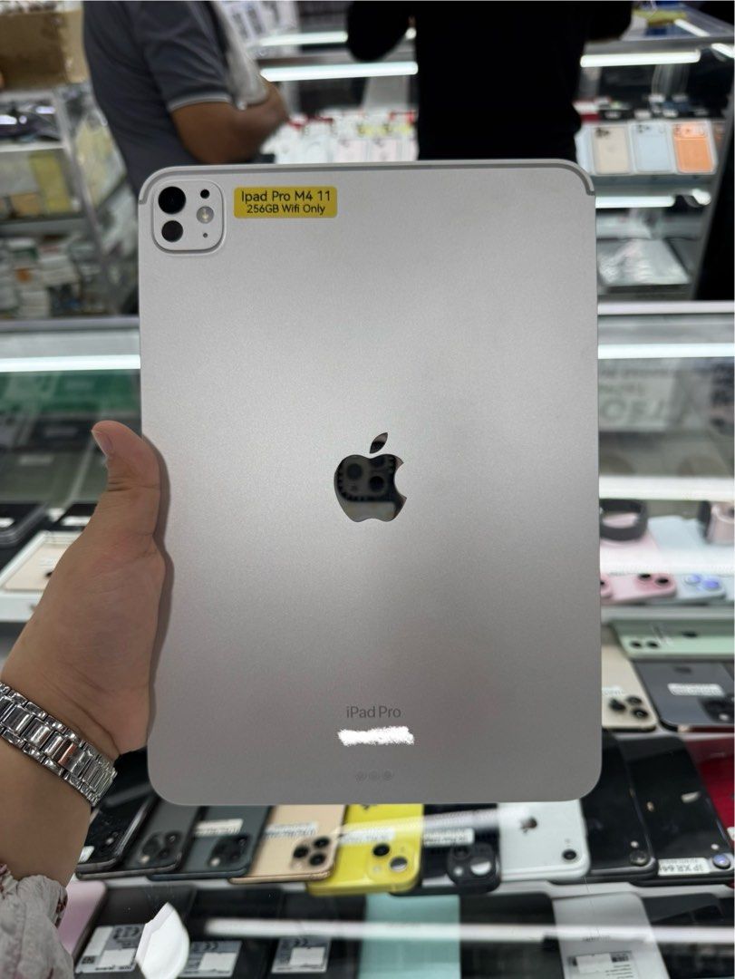 Ipad Pro M4 256gb 11inch Wifi No issue (Category: iPad) located in San Juan City. Submitted by javedsgadgetshop (Listing ID 1413005805, Image 1). Description: INSTALLMENT OPTIONS : SPAY LATER / GGIVES / CREDIT CARD! WE BUY AND SELL SO PWEDE MAGBINTA OR SWAP ! Quick Specs : 💵 Ipad Pro M4 11inch •256gb •NTC Variant •Good batt health •Wifi Only •98% Smoothness •No hidden issue | No Repaired •100% Authentic | Not Refurbished •w/ OEM Charger & store 