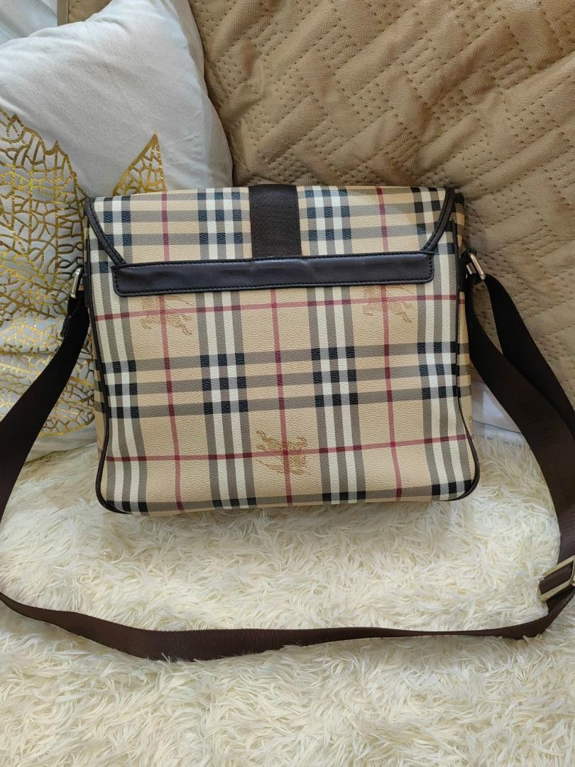 Japan Preloved Burberry Nova check bag (Category: Luxury Bags & Wallets) located in Cebu City. Submitted by elcoleccion21 (Listing ID 1413017044, Image 2). Description: bought in Japan surplus Gift to me by my sister (no certificates or cards) Coded very neat.