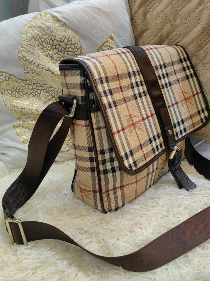 Japan Preloved Burberry Nova check bag (Category: Luxury Bags & Wallets) located in Cebu City. Submitted by elcoleccion21 (Listing ID 1413017044, Image 1). Description: bought in Japan surplus Gift to me by my sister (no certificates or cards) Coded very neat.