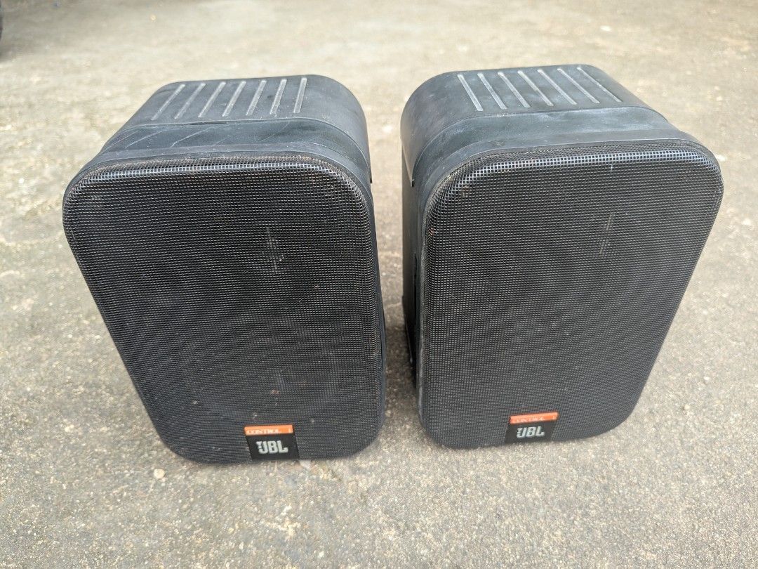 JBL control 1 (Category: Soundbars, Speakers & Amplifiers) located in Labo. Submitted by ronelryan (Listing ID 1412876135, Image 2). Description: Drivers: 100mm (4") Woofer, 19mm (0.75") Tweeter Frequency Response: 80 Hz - 20 kHz Power Handling (Recommended): 50W Power Handling (Peak): 200W Sensitivity: 89dB (2.83V@1m) Nominal Impedance: 8 Ohms Includes bracket.