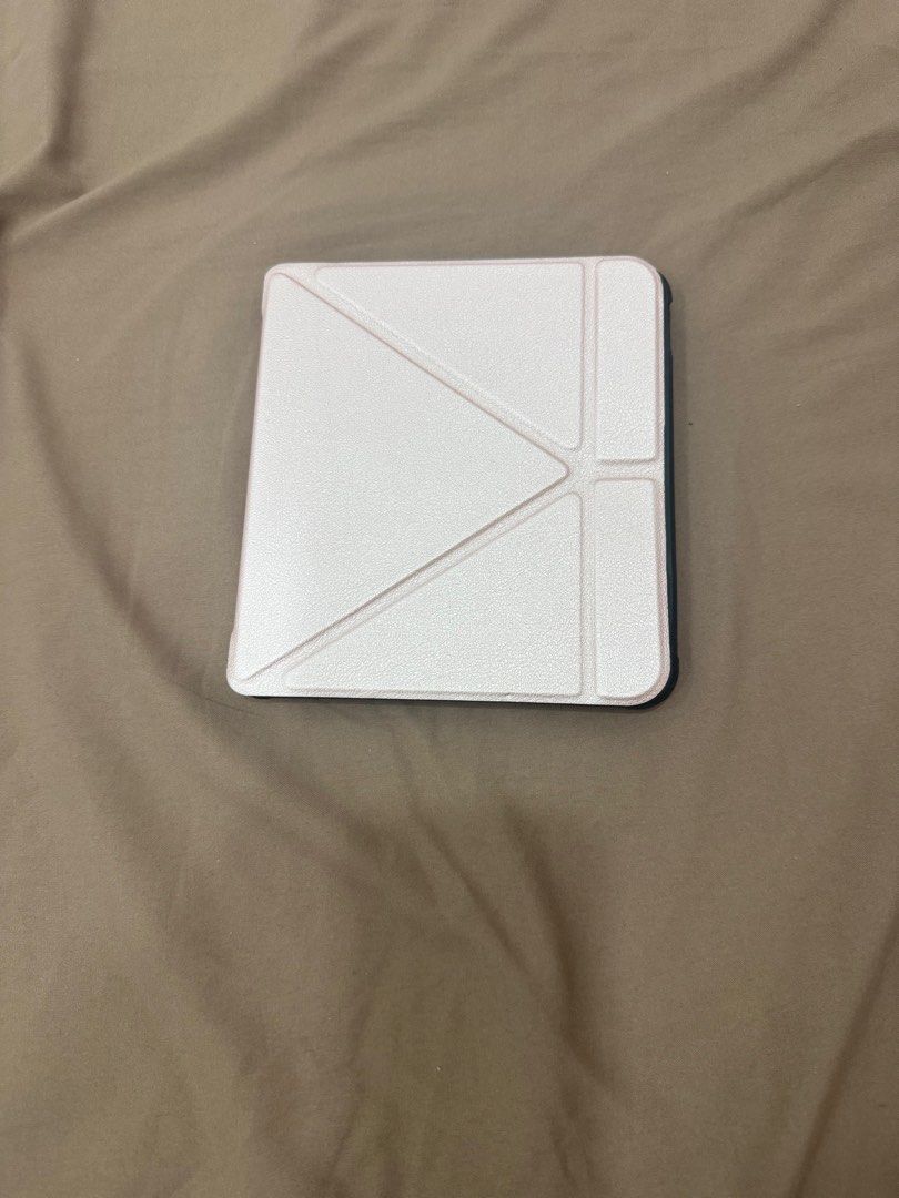 Kobo Libra Colour Case (Category: Other Accessories) located in Quezon City. Submitted by _cmls (Listing ID 1412886936, Image 1). Description: Kobo Libra Colour Flip Case Color Rose Gold.