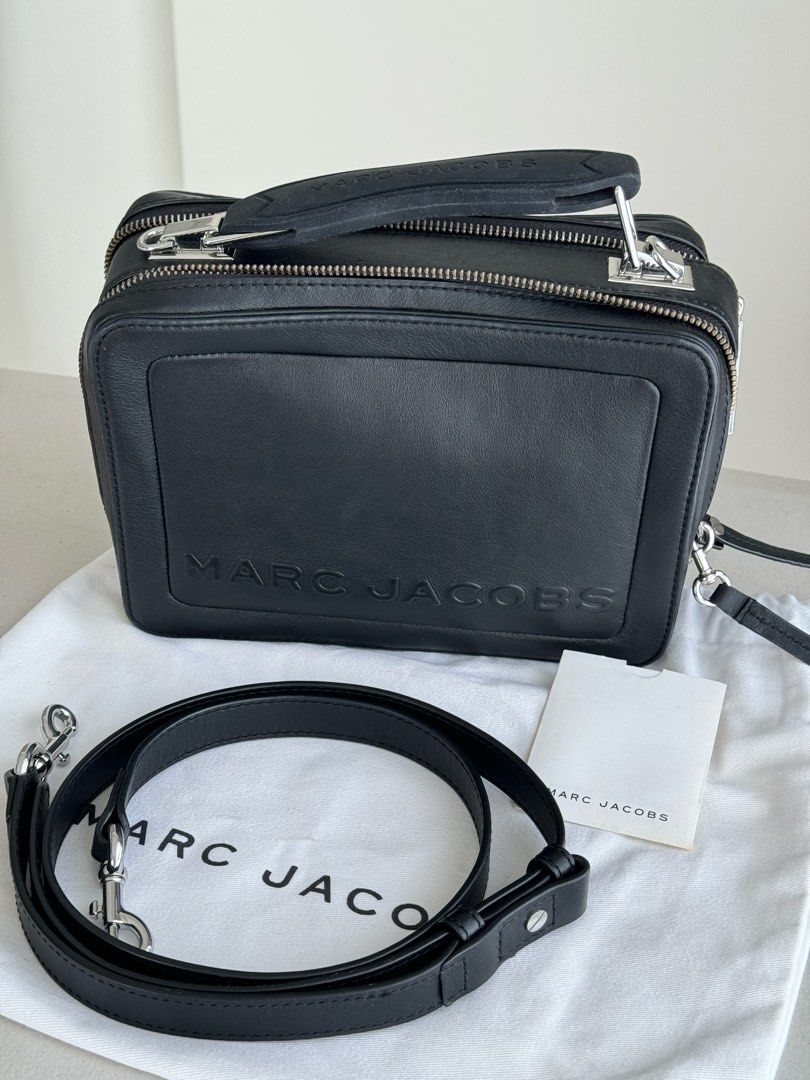 Marc Jacobs Box Bag (Category: Luxury Bags & Wallets) located in Mandaluyong City. Submitted by clearanceaa (Listing ID 1412905232, Image 1). Description: 100% Calf Leather Used less than 5 times. No flaws. In perfect condition. Authentic - comes with dust bag W 7.87 x H 5.51 x D3.15 inches.