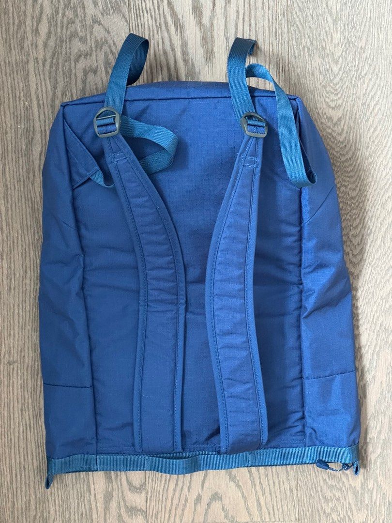 Montbell Backpack （分類：背包）位於 Hong Kong。 由 jack5z 提交（商品編號 1412902052，圖片 2）。簡介： 15L waterproof。