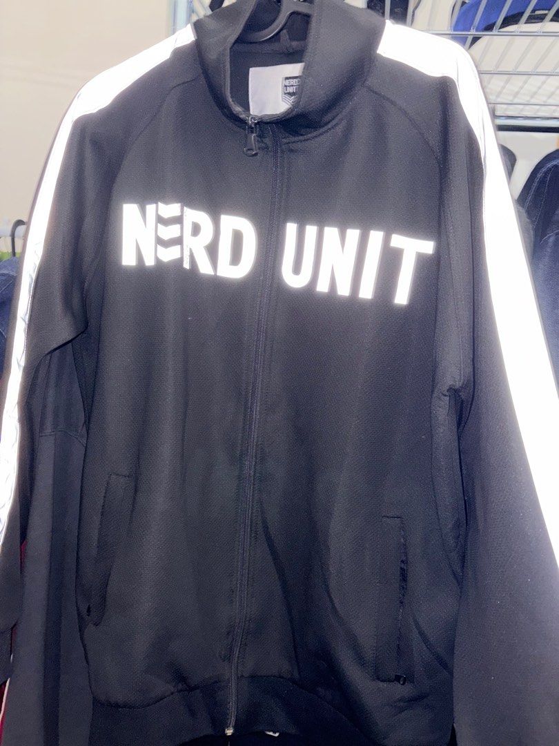 Nerd Unit Track Jacket (Category: Coats, Jackets and Outerwear) located in Kuala Lumpur. Submitted by danializza99617 (Listing ID 1412869092, Image 1). Description: P22 L28 reflective design pos +rm5 semenanjung +rm10 sabah sarawak.