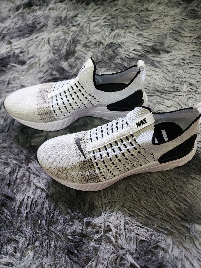 Nike react (Category: Sneakers) located in Singapore. Submitted by carlos3 (Listing ID 1412940930, Image 2). Description: 100% auth. from nike store. Used once.