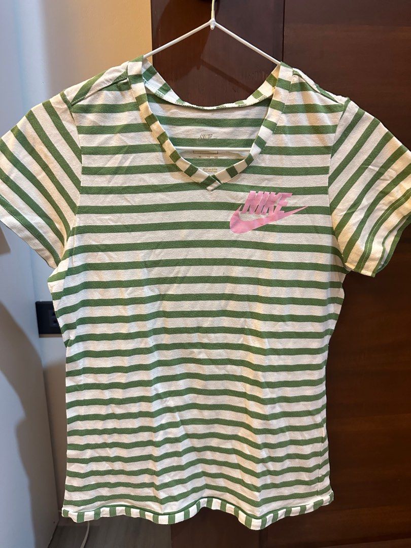 Nike Striped V-neck T-shirt (Category: Shirts) located in Manila. Submitted by yotesdg (Listing ID 1412988035, Image 1). Description: Tag says XL but this is definitely an S which is also my size..