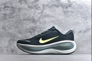 Nike Vomero Plus Reverse Swoosh, Men's Fashion, Footwear, Sneakers on ...
