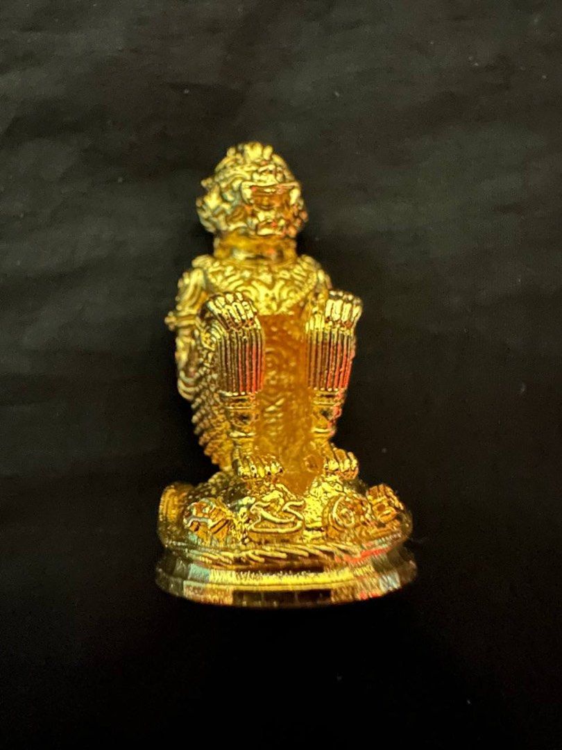 Nil (Category: Religious Items) located in Singapore. Submitted by babyjasmin92944 (Listing ID 1412969002, Image 3). Description: Lp Bunma Hanuman statue, plated with 99.9% pure gold. Made 60 coins.