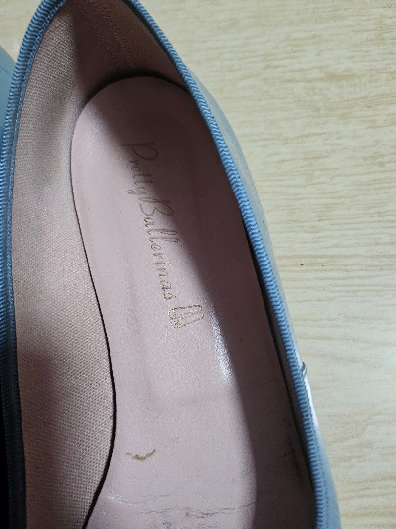 Pretty Ballerinas Blue Flats Size 38 (Category: Flats & Sandals) located in Makati City. Submitted by shopdoc (Listing ID 1412935772, Image 2). Description: - Pretty Ballerinas flats - signs of usage insole with some.dirt and minimal.peeling left shoe - Light blue color - Size 38 - Rope bow detail - Style: Rosario Shade Cielito - Made in Spain.