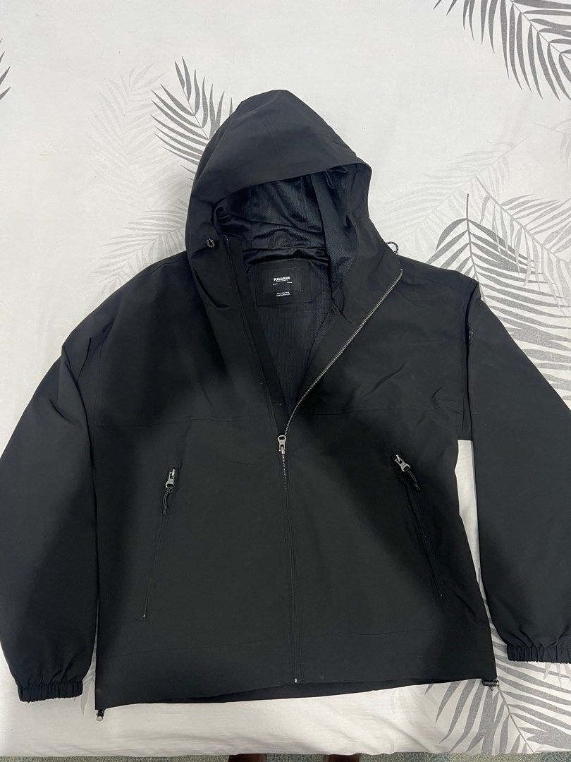ORIGINAL Pull & Bear - Jacket Hoodie for Men (Category: Hoodies) located in Taytay. Submitted by jtmartinez (Listing ID 1413025510, Image 3). Description: Pull & Bear - Jacket Hoodie for Men (Size M - 38) - Bought in Mega Mall last October 2025 - Original price: 3,495 - I used this once in Japan - Almost New - No damage at all.