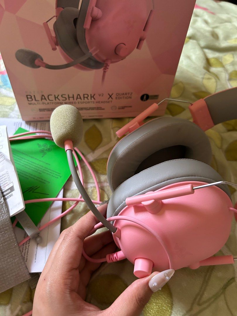 Razer Blackshark V2 X Quartz Edition Headset (Category: Headphones & Headsets) located in Taguig. Submitted by __biabia (Listing ID 1412893976, Image 2). Description: - Razer Blackshark V2 X Quartz Edition Headset - Stylish pink and gray color scheme -used only for roughly a month - no issues, slight madumi lang yung sa ears due to storage - Includes original box and accessories - Perfect for gaming and music.