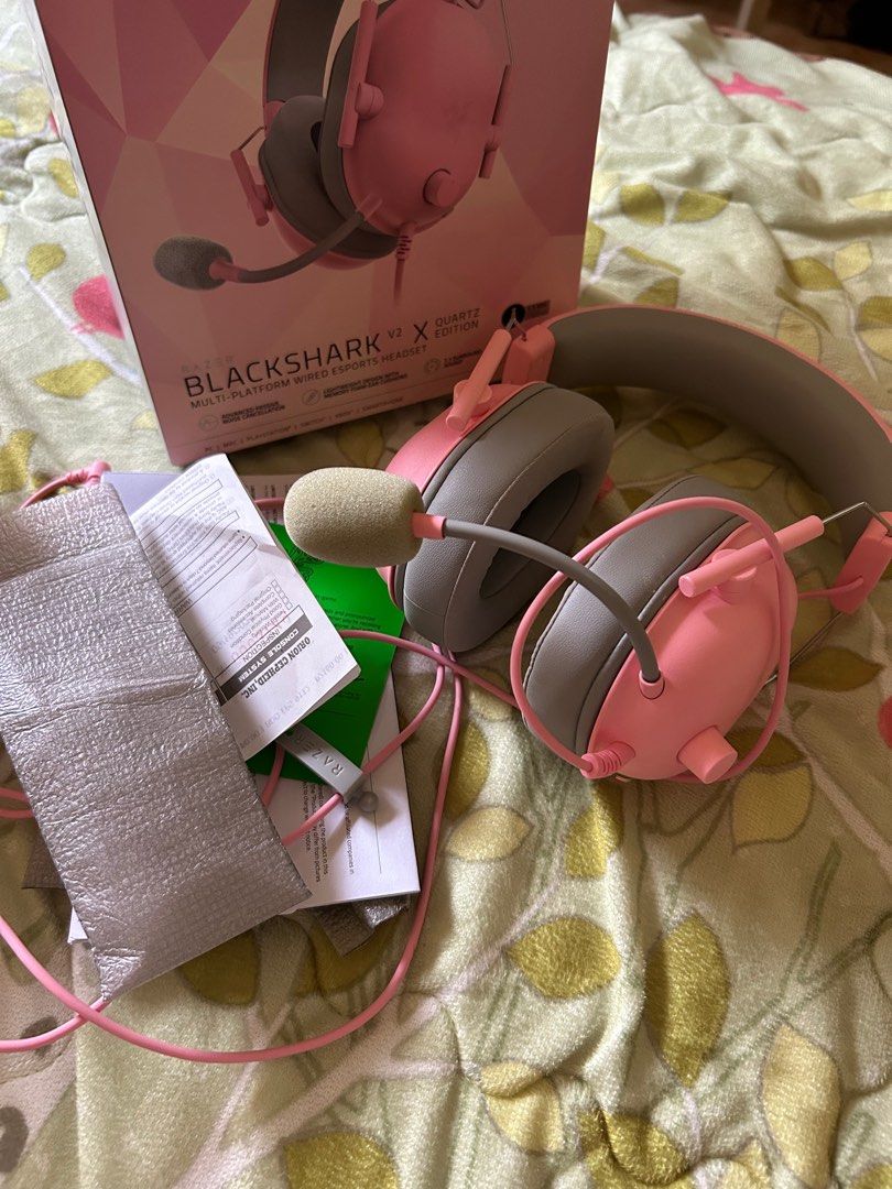 Razer Blackshark V2 X Quartz Edition Headset (Category: Headphones & Headsets) located in Taguig. Submitted by __biabia (Listing ID 1412893976, Image 1). Description: - Razer Blackshark V2 X Quartz Edition Headset - Stylish pink and gray color scheme -used only for roughly a month - no issues, slight madumi lang yung sa ears due to storage - Includes original box and accessories - Perfect for gaming and music.