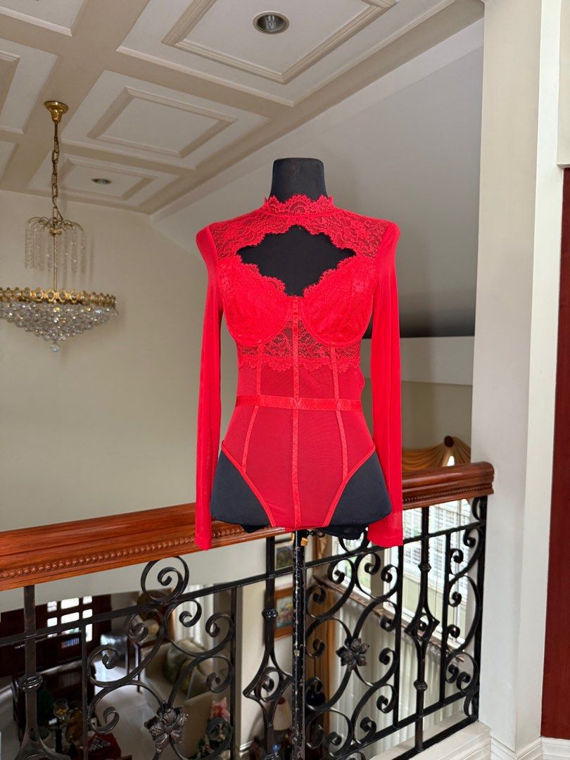 Red Laced Sexy Long Sleeves Top (Category: Longsleeves) located in Makati City. Submitted by VersatileBabe (Listing ID 1413028505, Image 2). Description: .