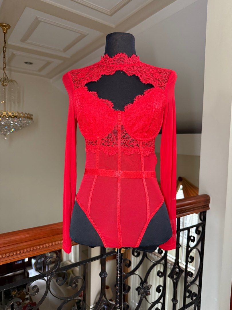 Red Laced Sexy Long Sleeves Top (Category: Longsleeves) located in Makati City. Submitted by VersatileBabe (Listing ID 1413028505, Image 1). Description: .