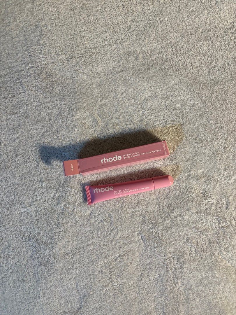 Rhode Peptide Lip Tint (Category: Makeup) located in Cebu City. Submitted by barelyblushed (Listing ID 1412891220, Image 1). Description: shade: Ribbon.