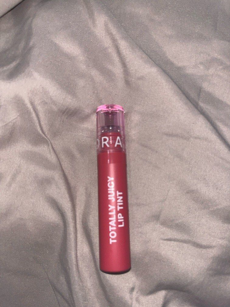 Sephora Totally Juicy Lip Tint (Category: Makeup) located in Manila. Submitted by mentalswaggerrrr (Listing ID 1412954837, Image 1). Description: .