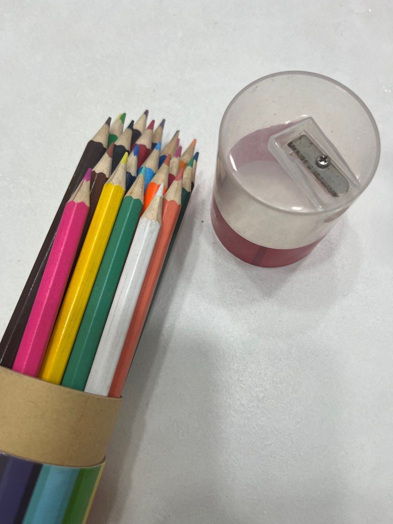 Smiggle 24 Colored Pencils Set (Category: Stationery & School Supplies) located in Marikina City. Submitted by charmako (Listing ID 1413023896, Image 2). Description: - 24 vibrant Smiggle colored pencils - Includes a pencil sharpener - Comes in a colorful cylindrical container - Ideal for drawing, coloring, and sketching - Perfect for students, artists, and creative individuals Never used but please note that this is an old stock..