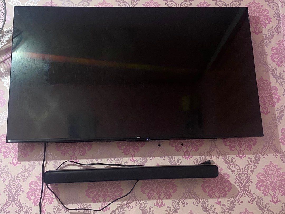 TCL Google TV with Soundbar (Category: TV) located in Pasig City. Submitted by donmich.29 (Listing ID 1412940055, Image 1). Description: TCL 6 months used Moving out.
