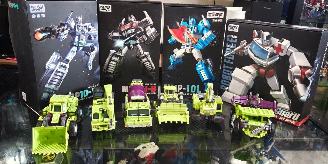 Transformers (Category: Toy Figures) located in Singapore. Submitted by exploding (Listing ID 1410001355, Image 7). Description: Selling BIB (Hasbro,Fans Hobby,Wei Jian,Jing Bao),Transformers bundle for all in the picture $750.pm for more details. PC-20 BLACK JINRAI-missing gun. PC-16 JINRAI PRIME-missing gun. COMBINER WAR -ULTRA MAGNUS-missing gun. LG-35 SUPER GINRAI missing 2 gun. KBB CORE FIGHTER 33013 loose no box, missing gun. JIN BAO upsize